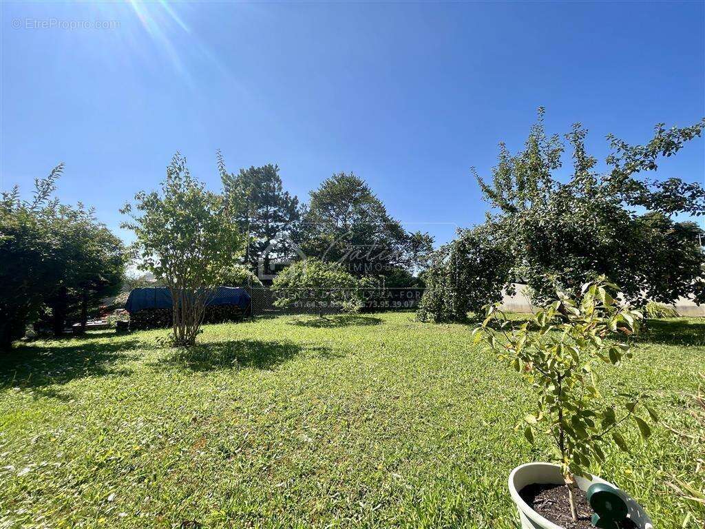 Maison à LA CHAPELLE-LA-REINE