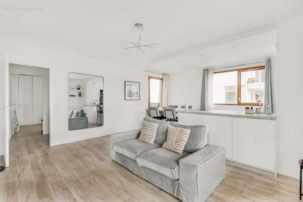 Appartement à L'ILE-SAINT-DENIS