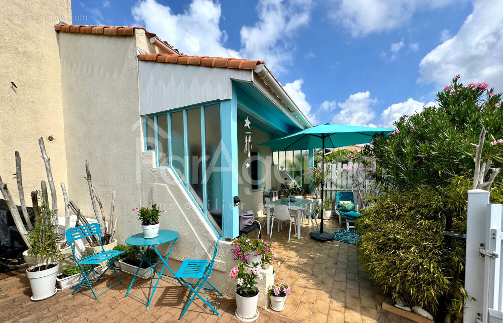Villa deux chambres et mezzanine - Terrasse et jardin. - photo 16