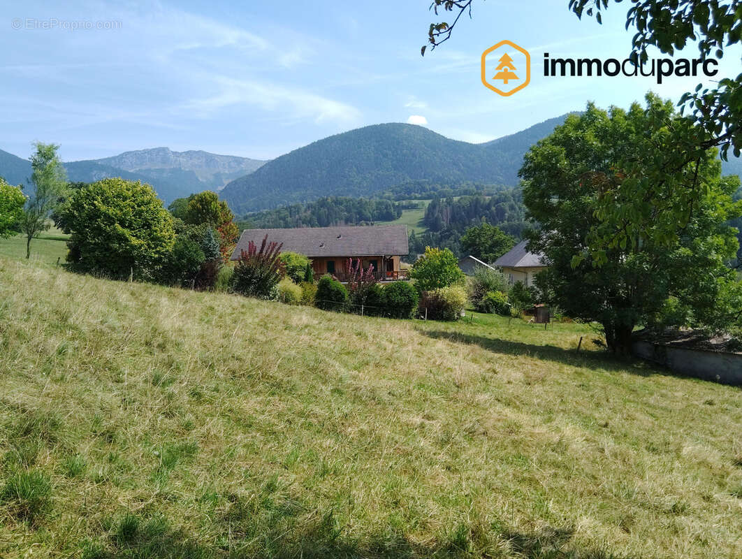 Terrain à BELLECOMBE-EN-BAUGES