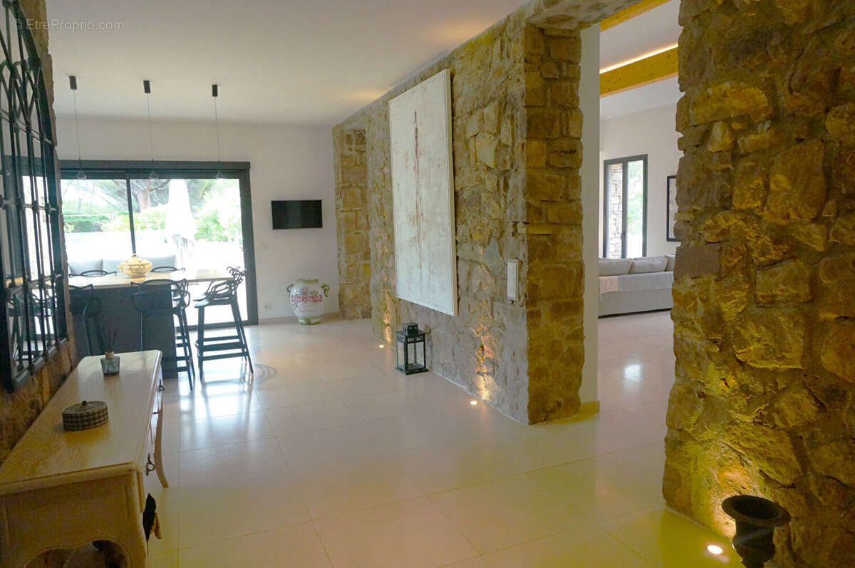 Maison à FREJUS