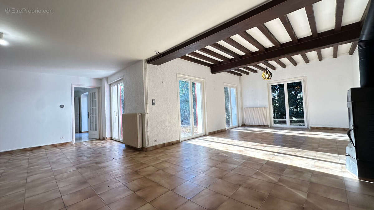 Maison à ESTRABLIN