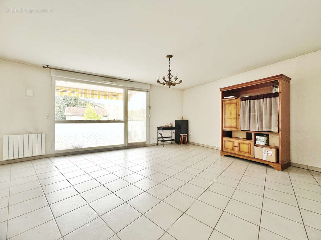 Appartement à PIERRE-BENITE