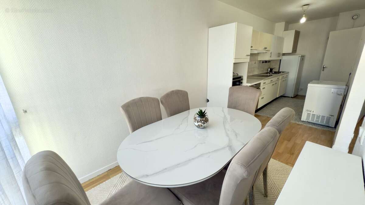 Appartement à LES MUREAUX