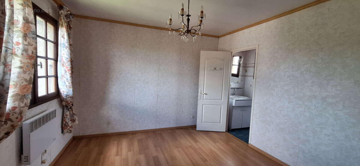 Maison à BRUGUIERES