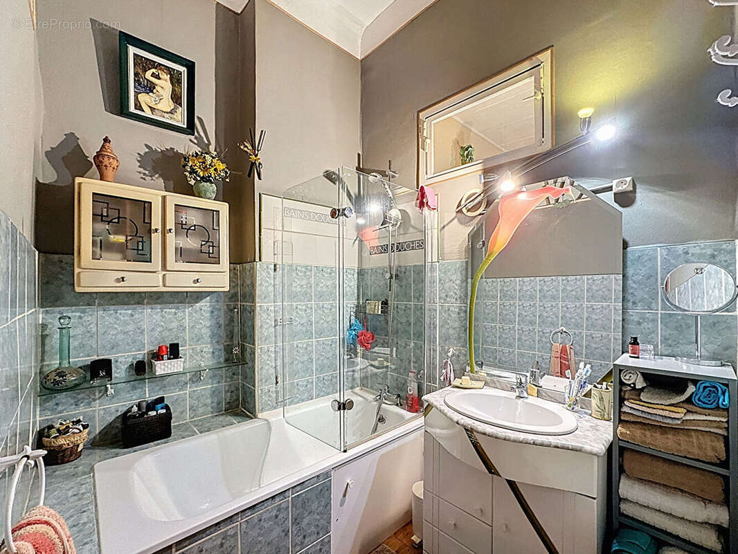 Appartement à MARSEILLE-2E