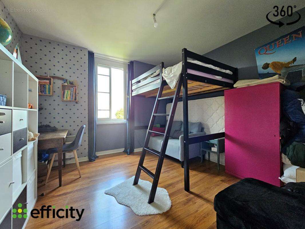 Maison à LA CHAPELLE-DES-FOUGERETZ