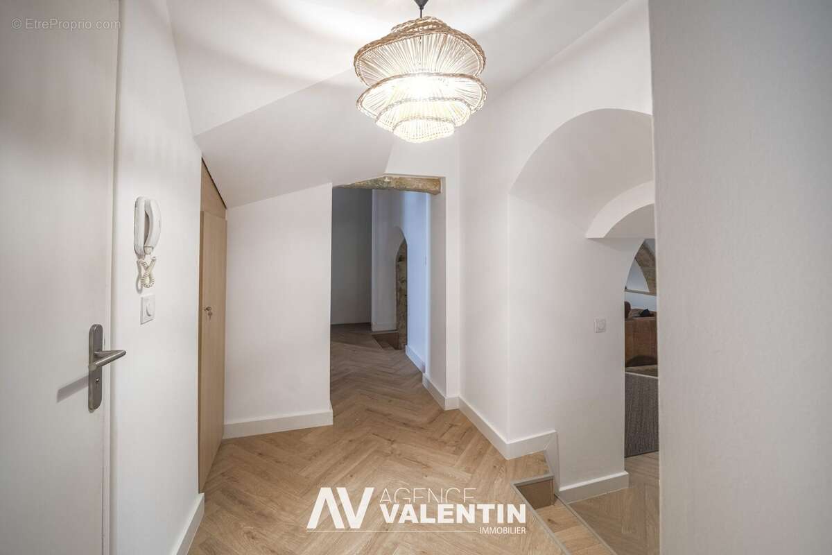 Appartement à ARS-SUR-MOSELLE