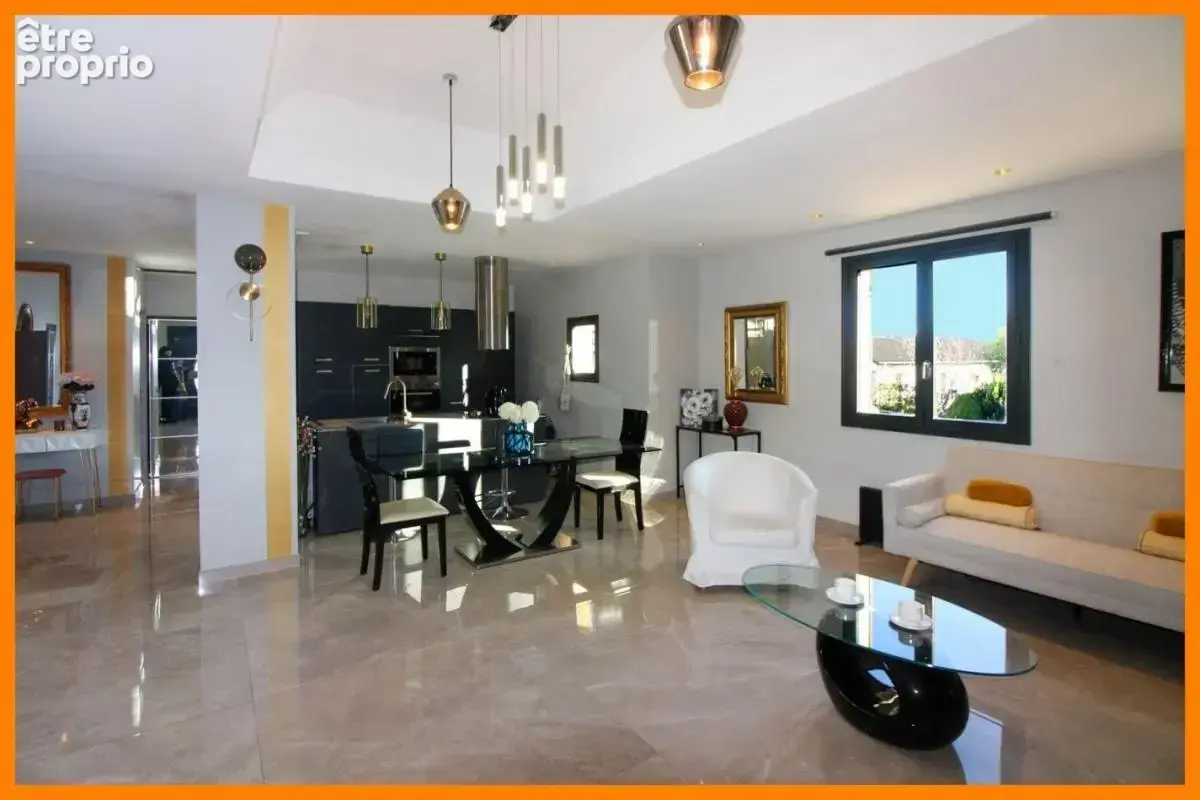 Maison 205 m² à La Boisse  - photo 3