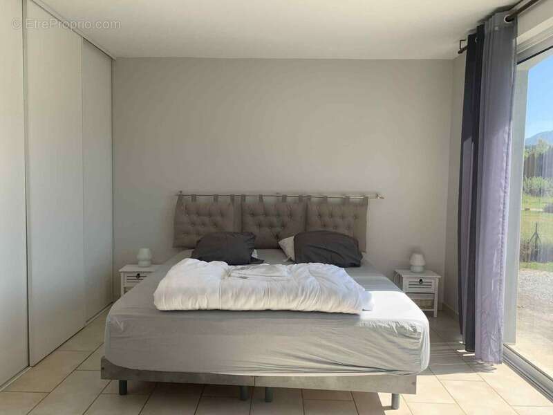 Maison avec studio indépendant et piscine chauffée – 2300 m² de terrain – CHABESTAN (05) - photo 9