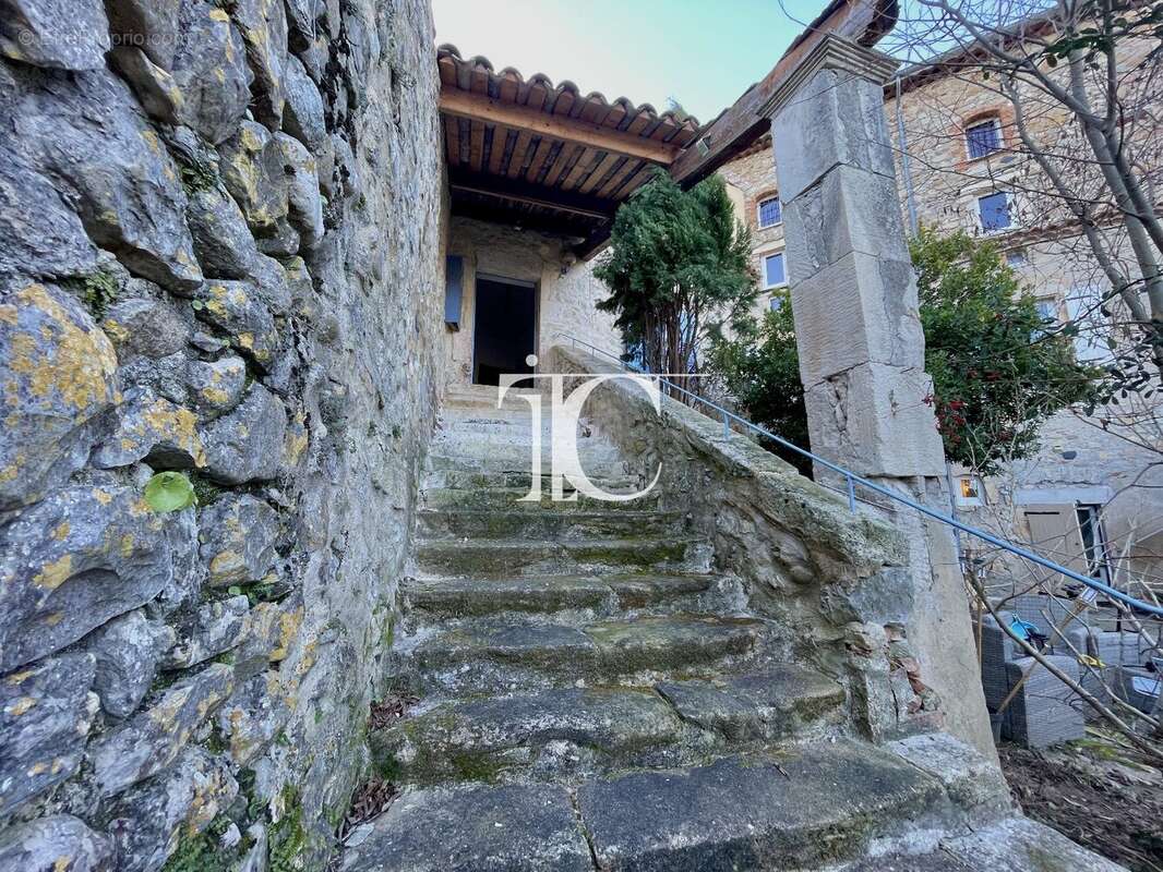 Maison à SALAVAS