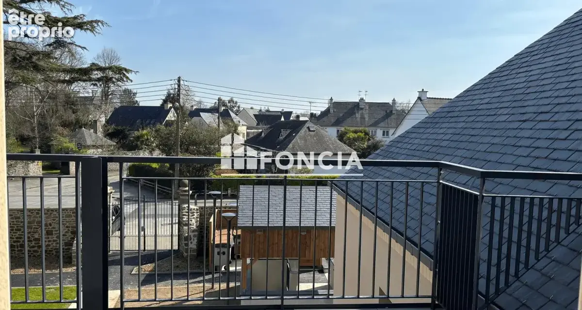 DERNIER ÉTAGE lumineux appartement T4, belle terrasse orientée Sud, vue dégagée, double garage, prestations de qualité - photo 2