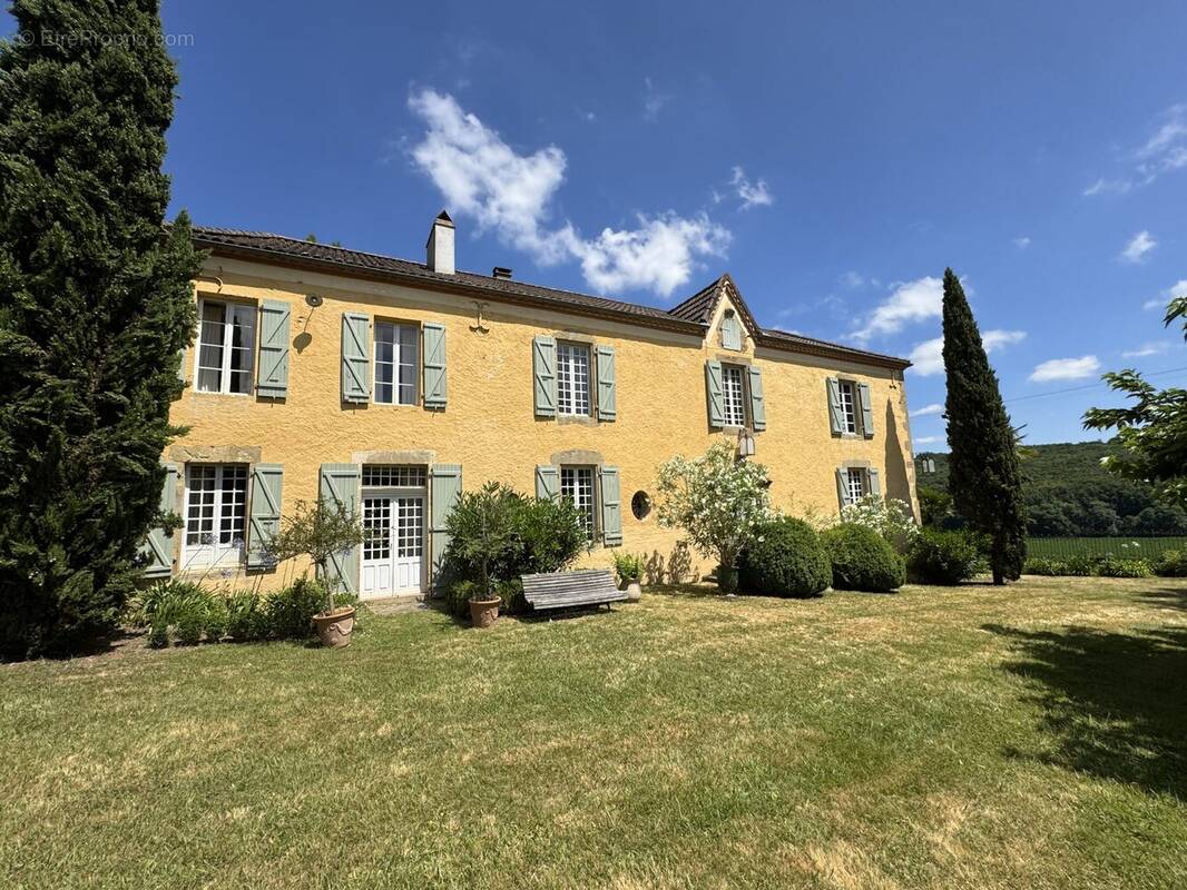 Maison 398 m² à Riscle  - photo 2