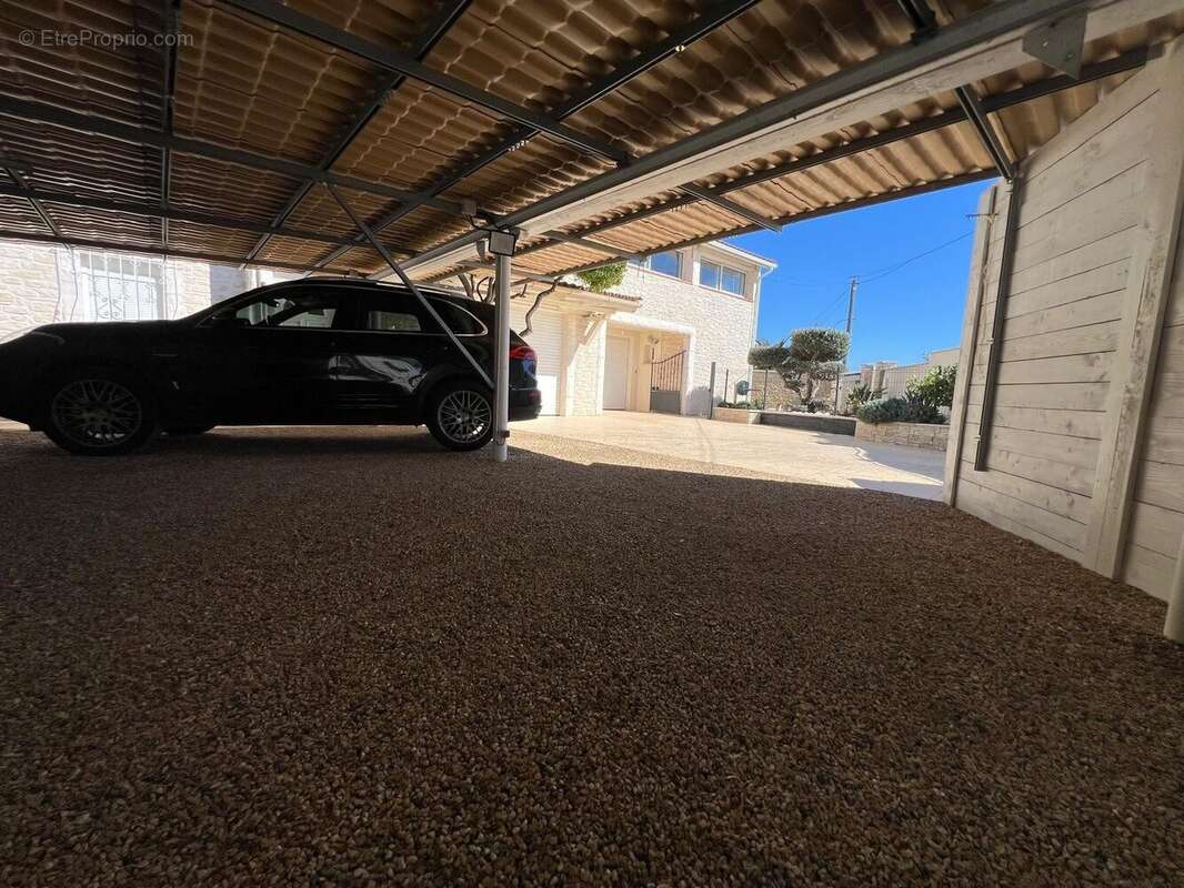 Maison 138 m² à Marignane  - photo 6