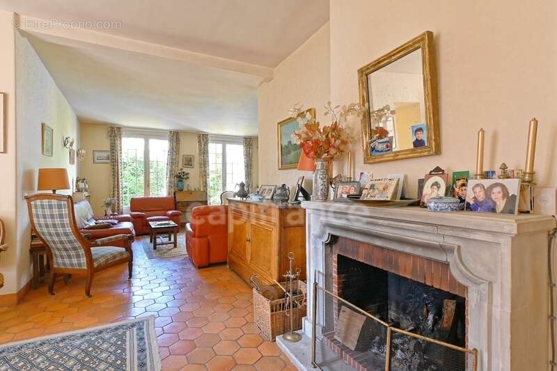 MAISONS LAFFITTE Château - Maison de 230m2, 5 chambres - photo 9