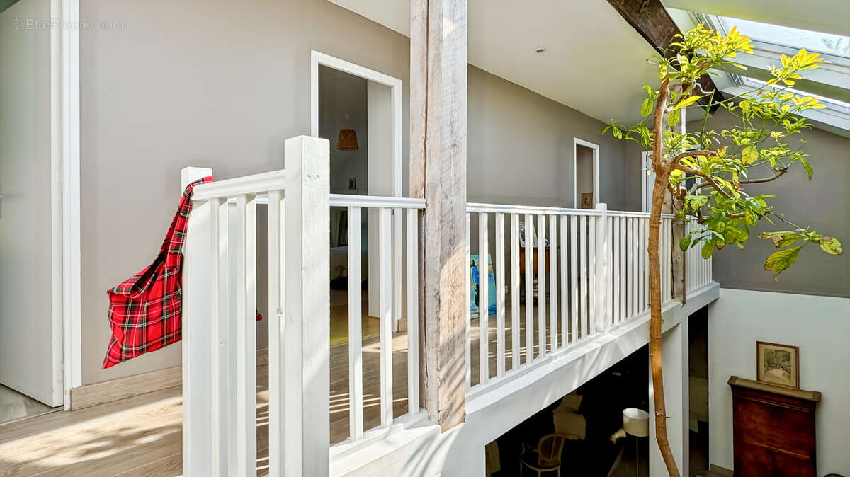 Maison à SAINT-NOM-LA-BRETECHE