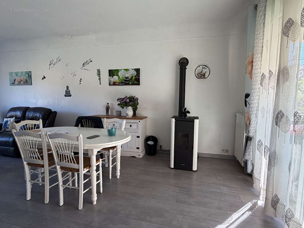 Maison à DECAZEVILLE