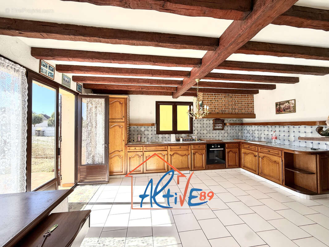 Maison des années 30 à Gurgy de 180m2 - photo 4