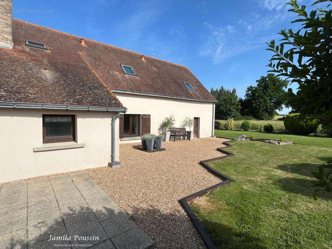 Maison de Campagne (137 m2 - 7 pièces) NOYANT-VILLAGES (49) - photo 8