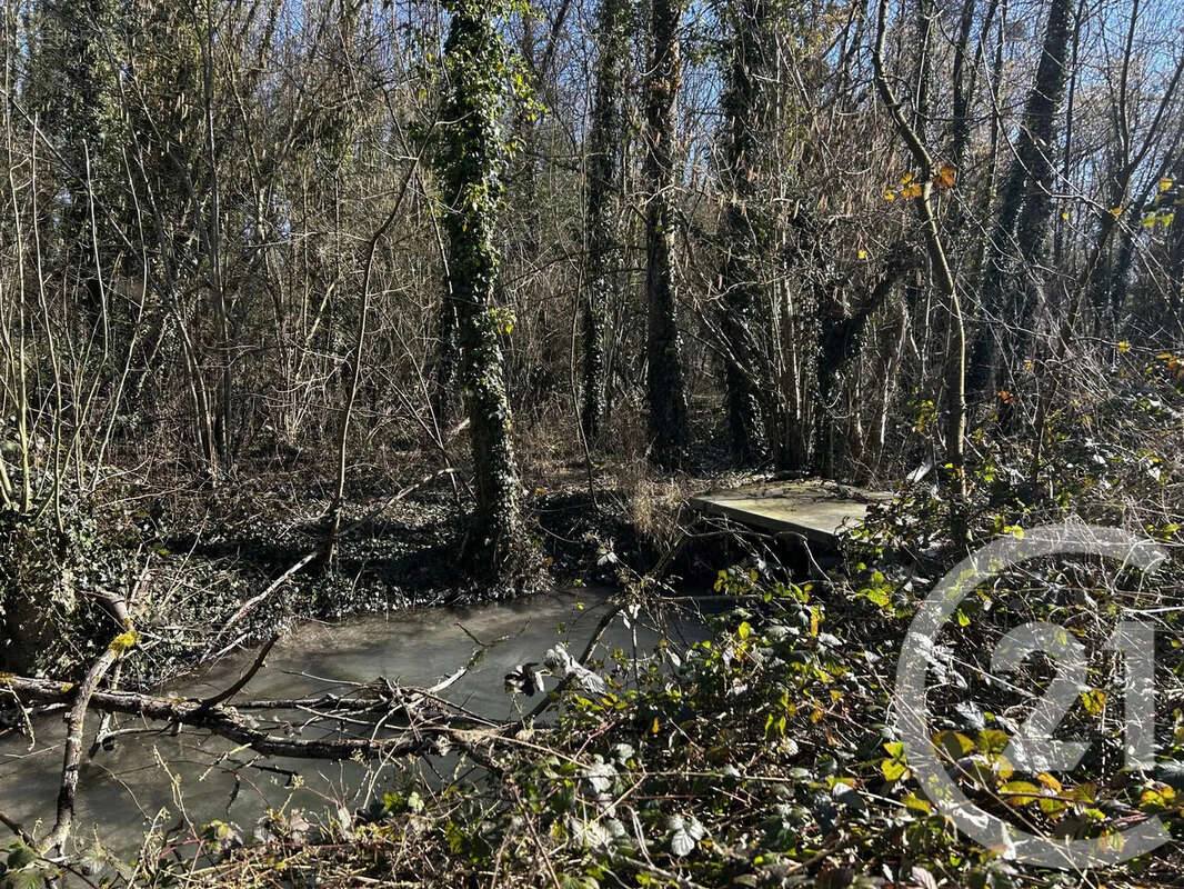 Terrain à CONNANTRAY-VAUREFROY