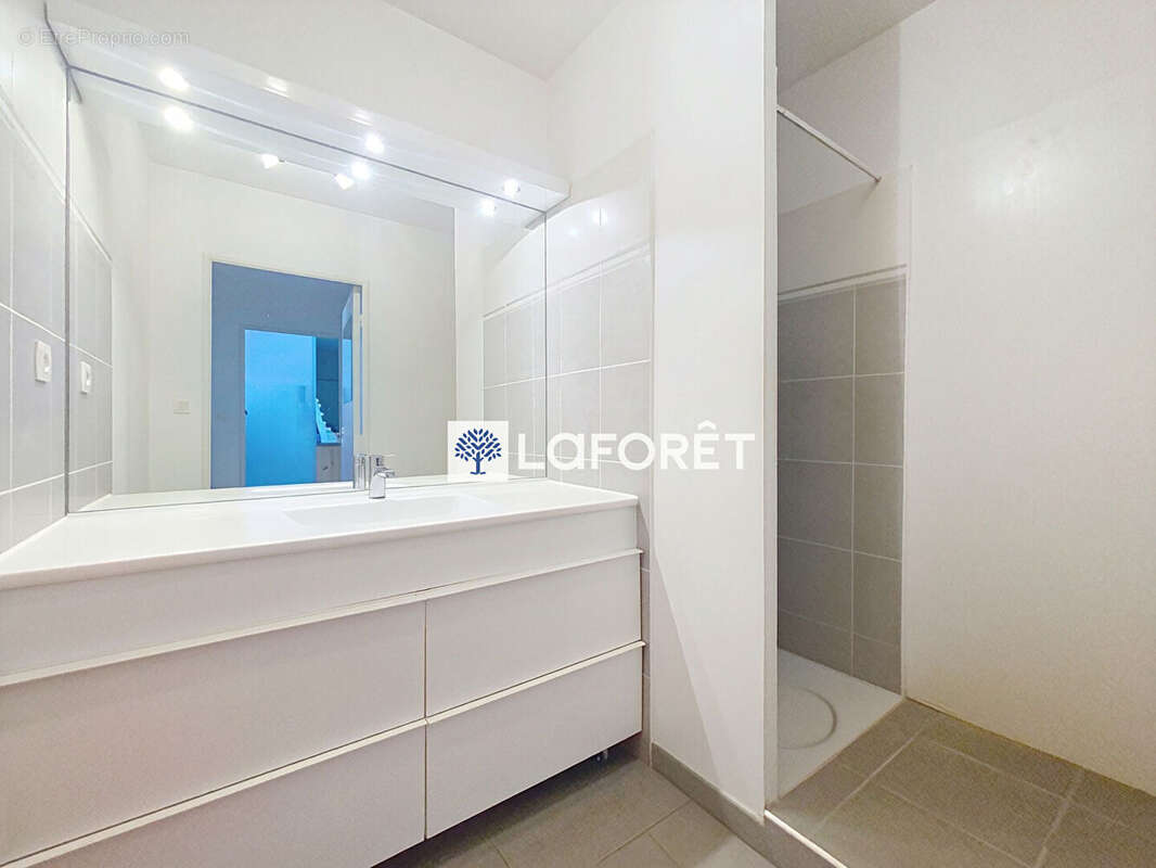 Appartement à SAINT-CHAMAS
