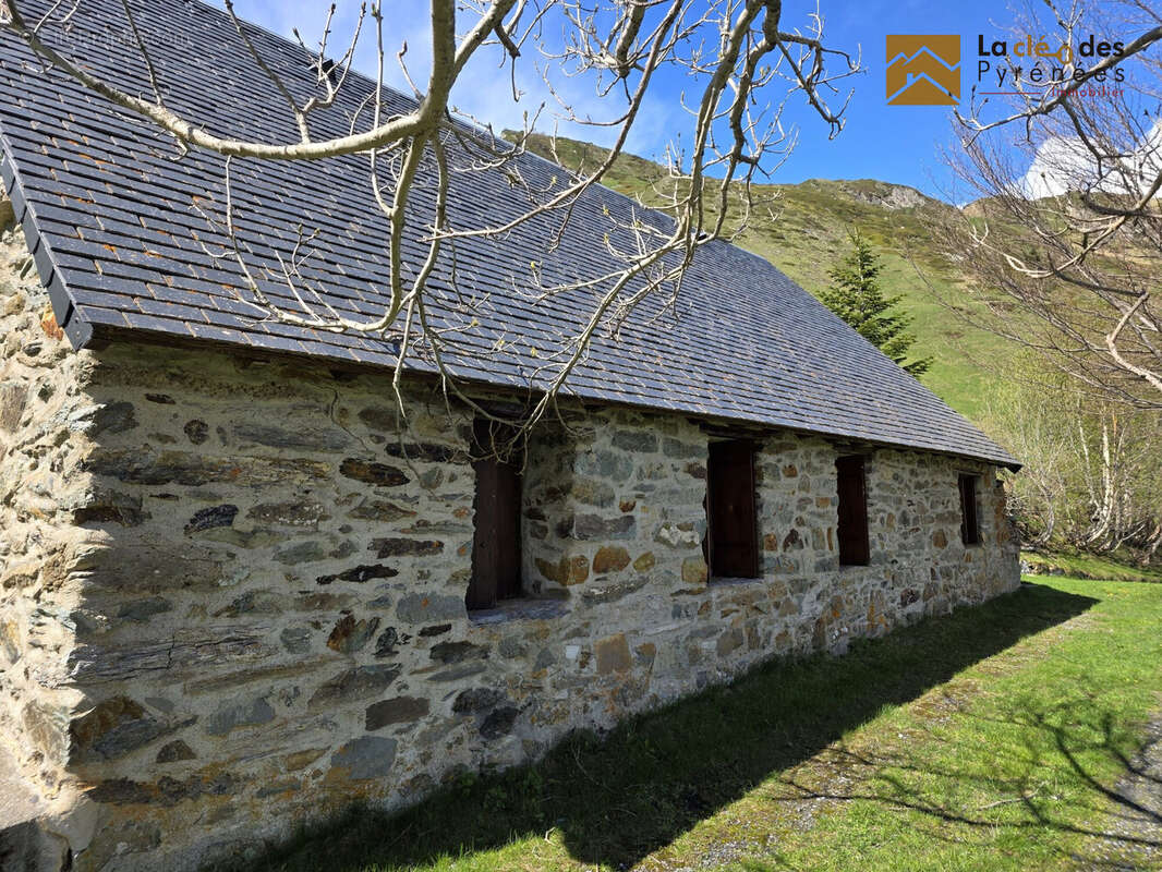 Maison à LUZ-SAINT-SAUVEUR