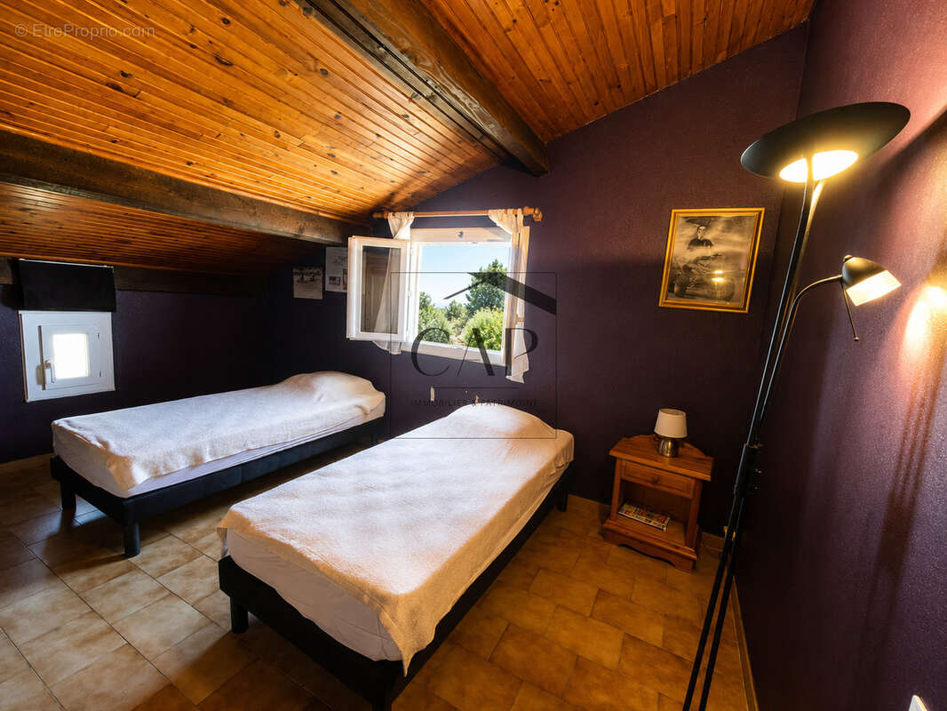 Maison familiale avec vue mer, jardin piscinable et fort potentiel - photo 16