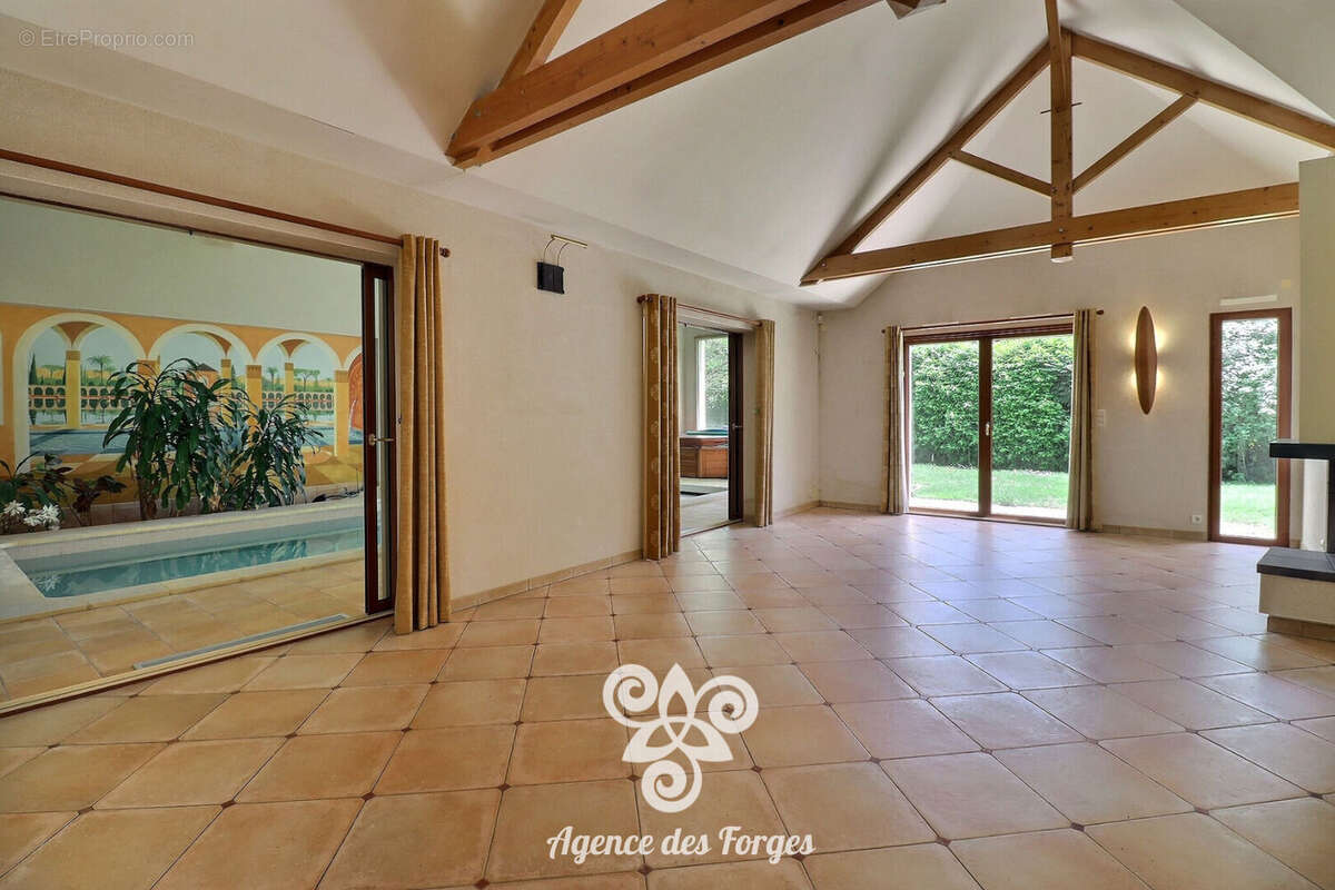 Maison d'architecte de 291m² - 6 chambres - avec piscine intérieure & spa - Carquefou - photo 3