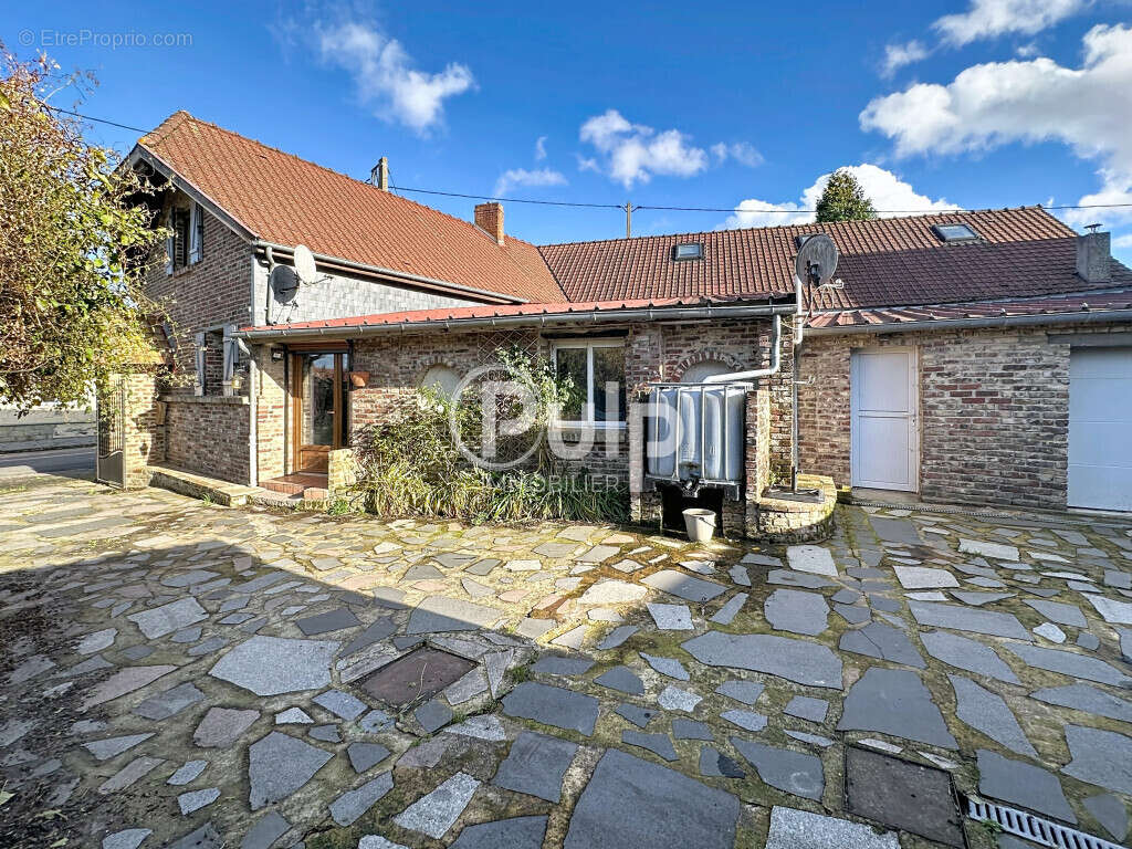 Maison à BRAILLY-CORNEHOTTE