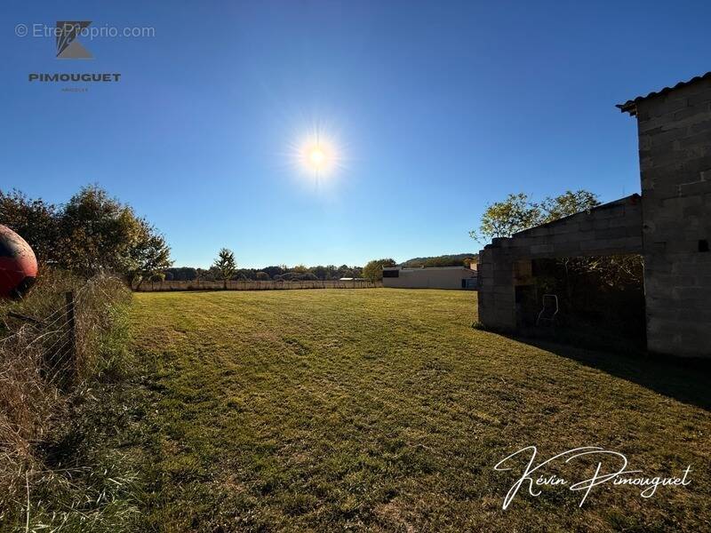 Terrain à LAMOTHE-MONTRAVEL