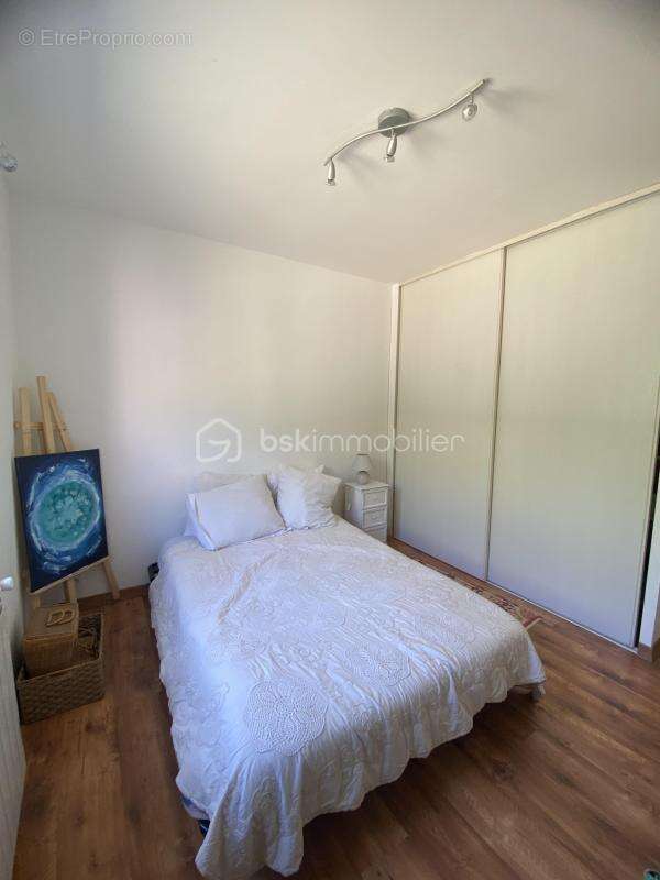 Maison familiale de plain-pied avec piscine sur près de 2000m2 de terrain - photo 14
