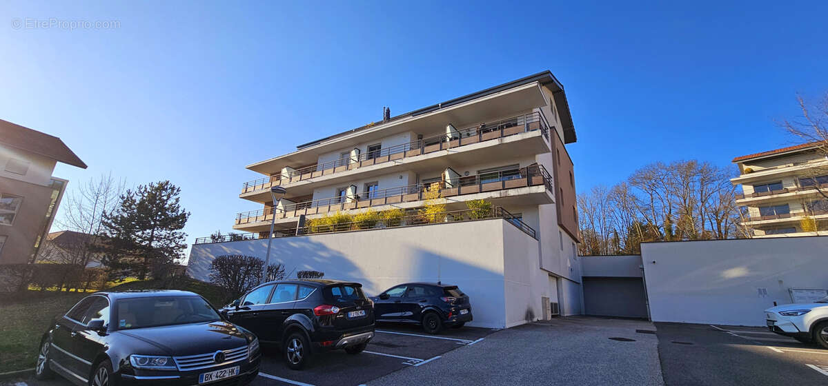 Magnifique T3  - 64 m2  avec Grande  Terrasse, cave aménagée et parking  à Groisy 74570 - photo 13