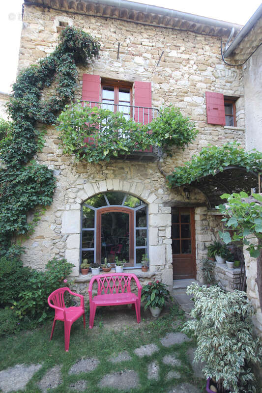 Maison à MIRABEL-AUX-BARONNIES