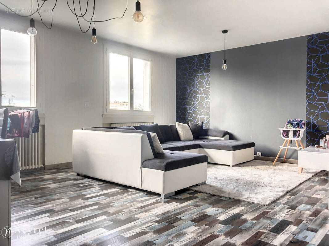 Appartement à SAINT-ETIENNE