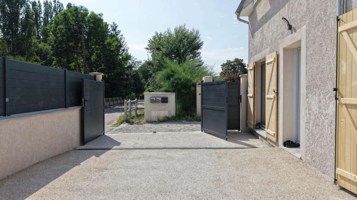 Maison à BENNECOURT