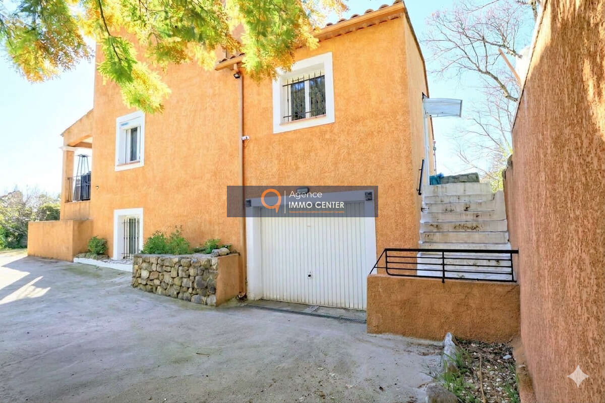Maison à MEOUNES-LES-MONTRIEUX
