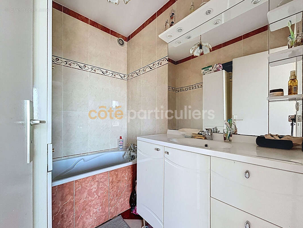 Appartement à SAINT-MAUR-DES-FOSSES