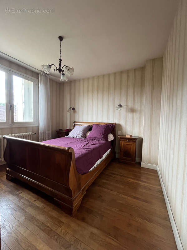 Maison à OBJAT