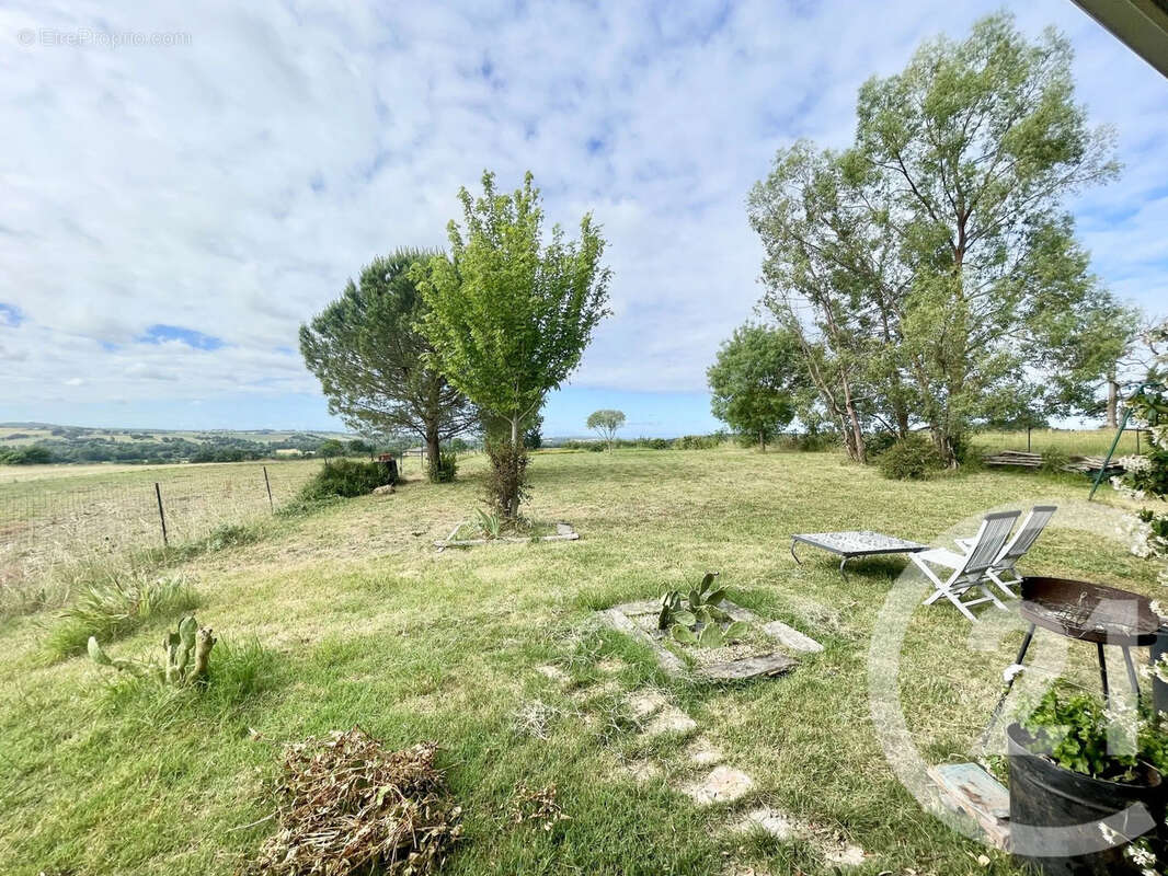 Maison 116 m² à L'isle-Jourdain  - photo 9