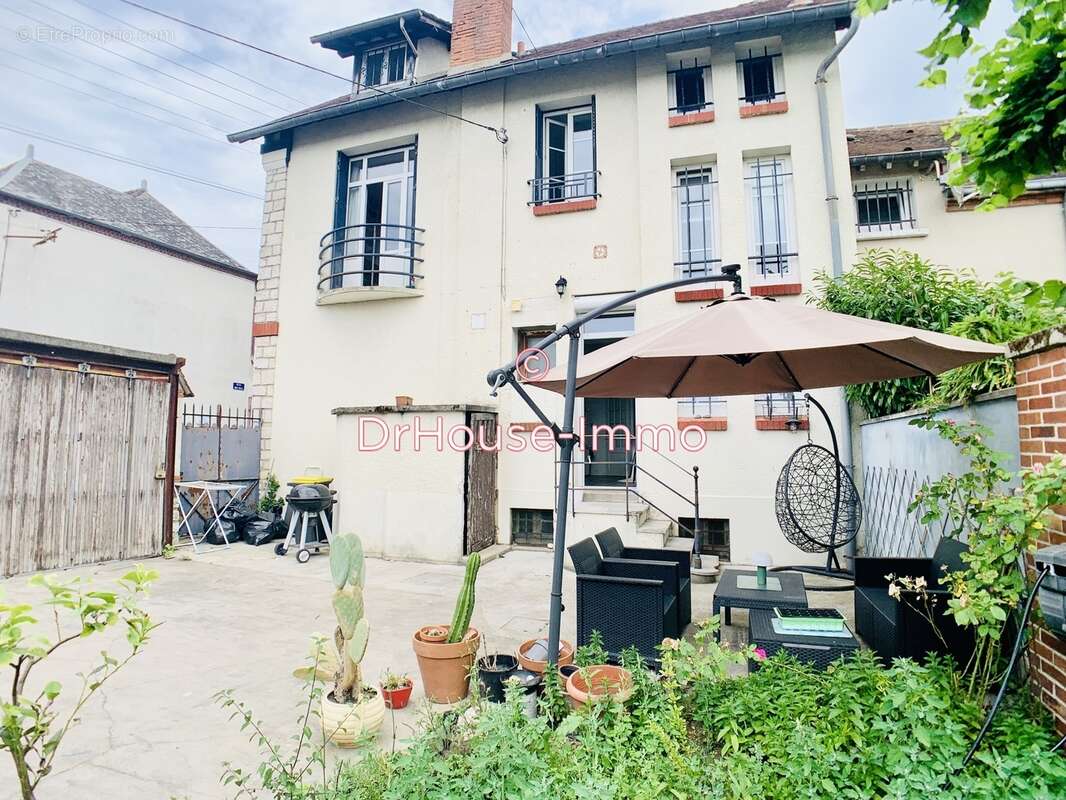 Maison à CHALETTE-SUR-LOING