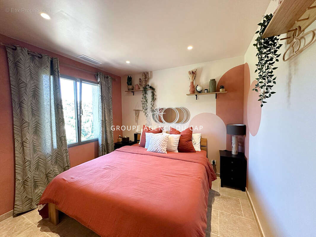 Maison à LES ISSAMBRES