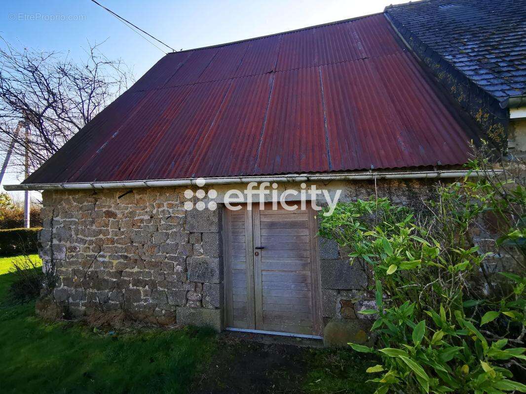 Maison à SAINT-SEVER-CALVADOS