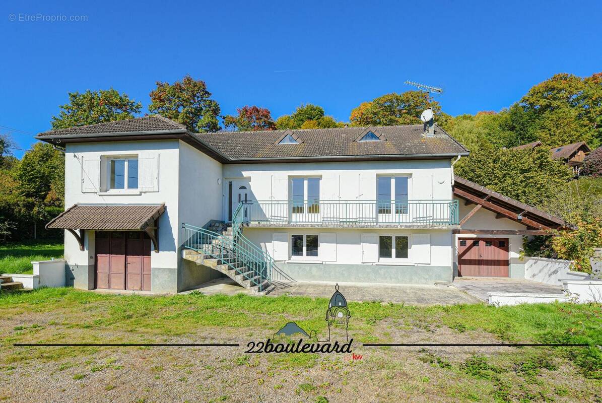 Maison à BONNAC-LA-COTE