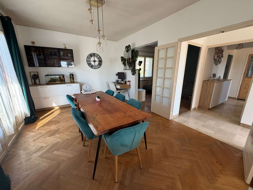 Maison à NIVOLAS-VERMELLE