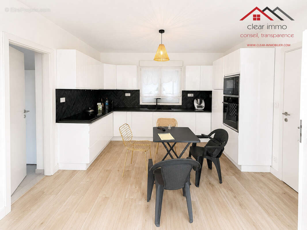 Maison individuelle de 130 m2 sur un terrain de 20 ares   Nombreuses dépendances - photo 3