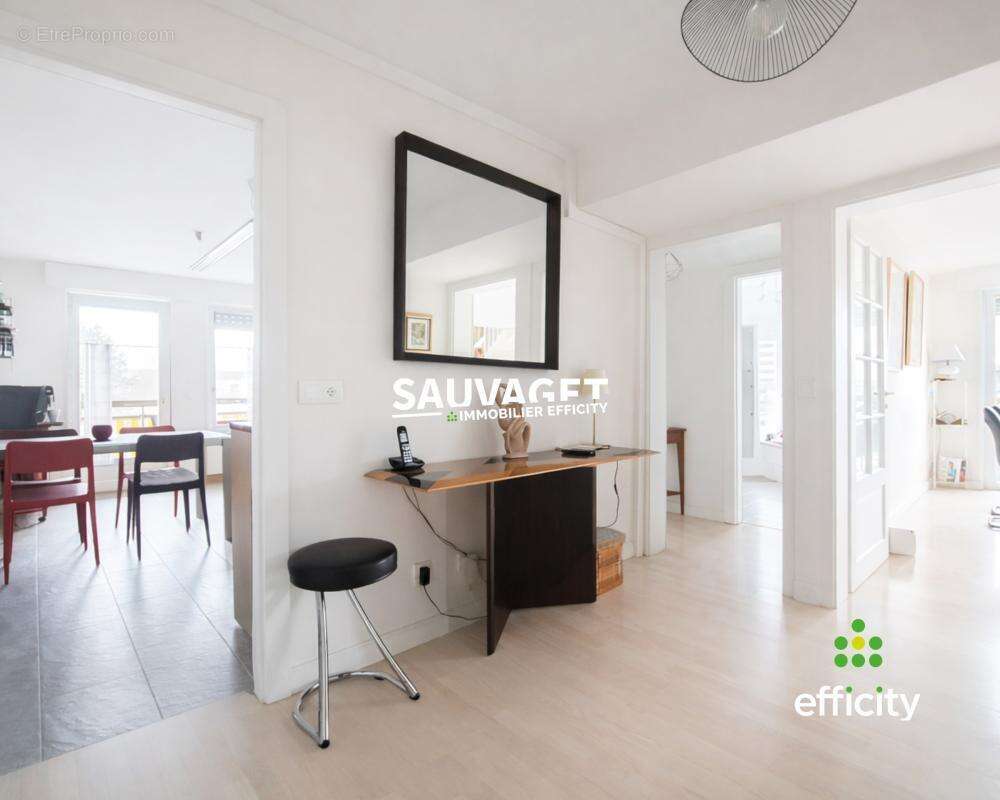 Appartement à REIGNIER