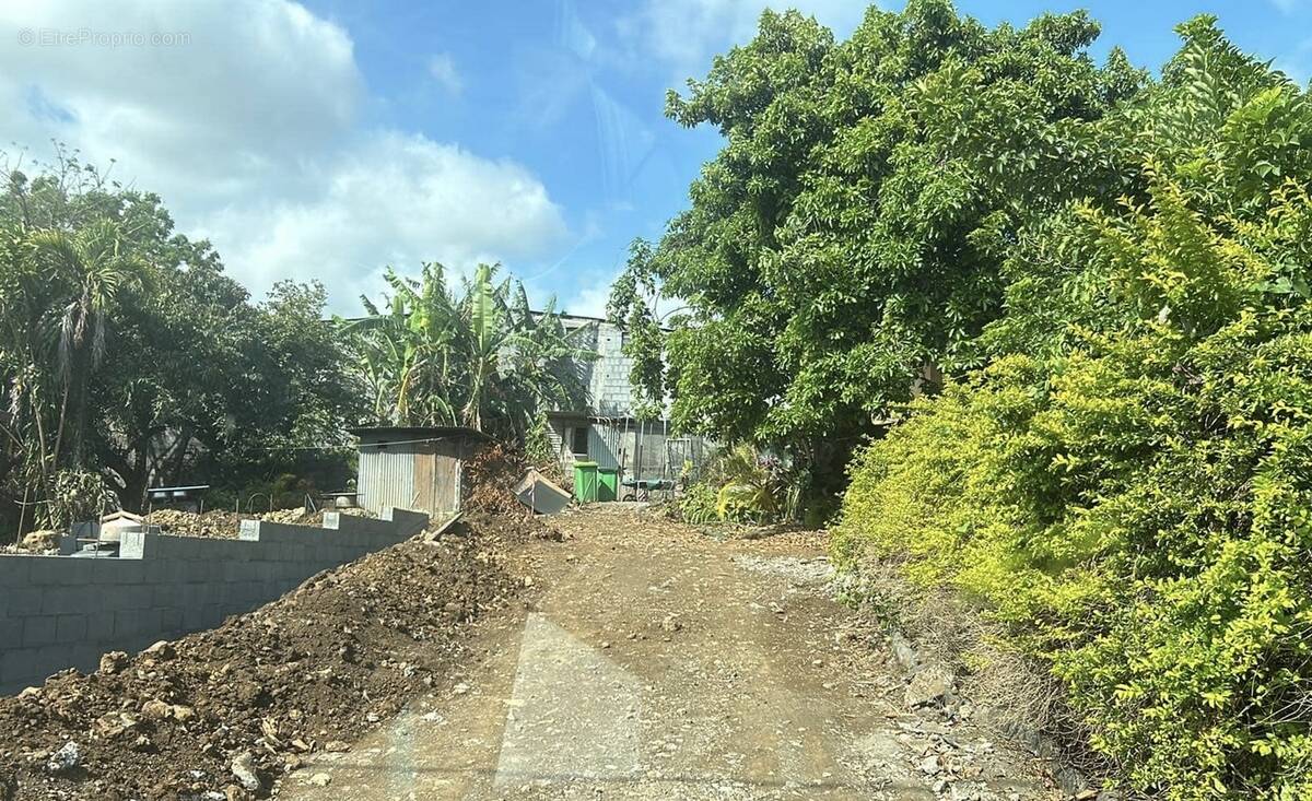 Terrain à SAINT-PIERRE