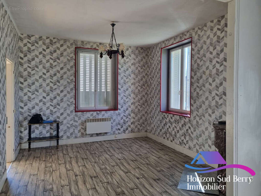 chambre - Maison à NOUZIERS