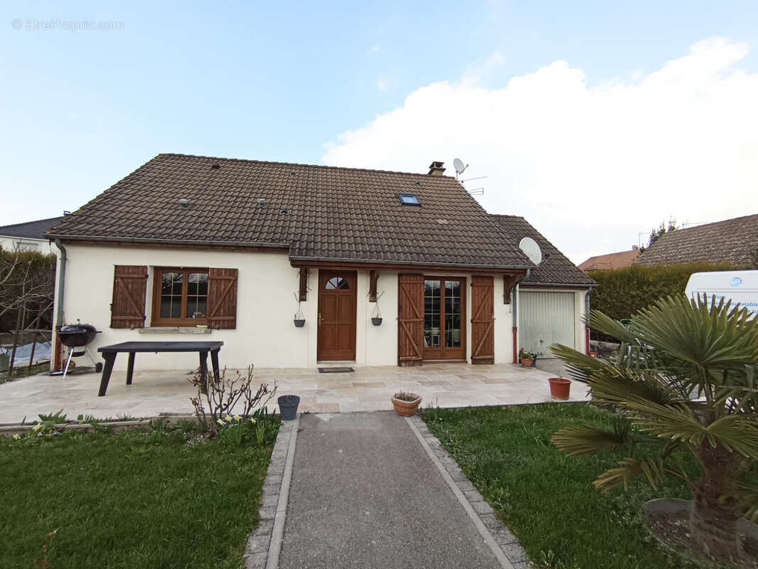 Maison à SAINT-ANDRE-LES-VERGERS