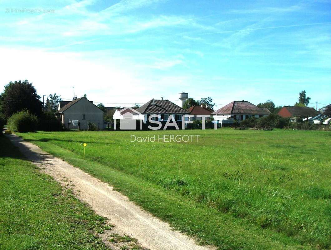 Terrain 1134 m² à Cravant  - photo 2